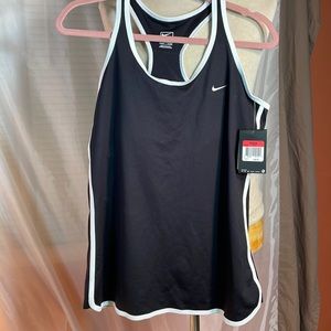 Nike NWT Athletic Top Size Large